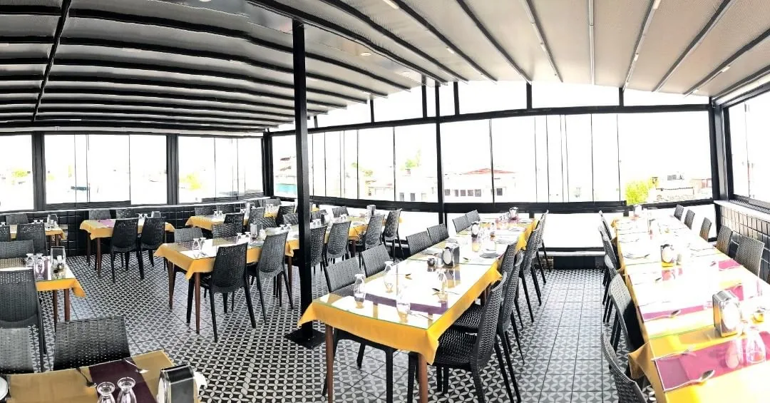 Tamara'nın Marmara manzaralı terası